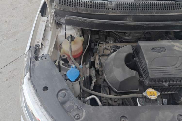 Used Livan X3 PRO 2022 1.5L Manual Little Cutie Engine Bay Right