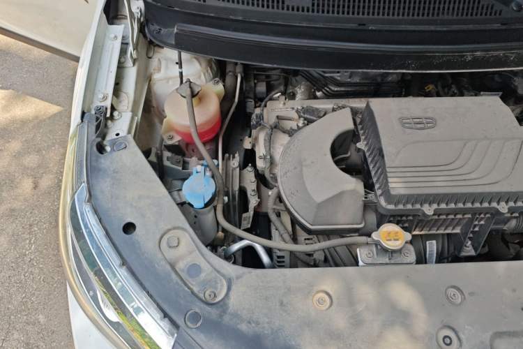 Used Livan X3 PRO 2022 1.5L CVT Xiao Sa Engine Bay Right