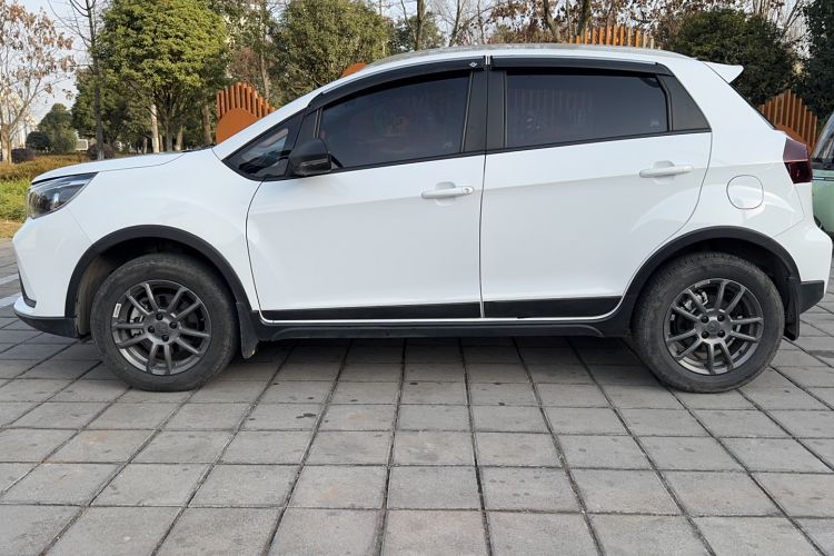 Used Livan X3 PRO 2022 1.5L Manual Little Cutie Exterior 4
