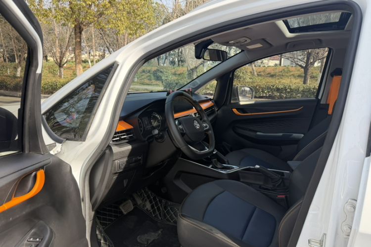 Used Livan X3 PRO 2022 1.5L CVT Xiao Sa Exterior 9