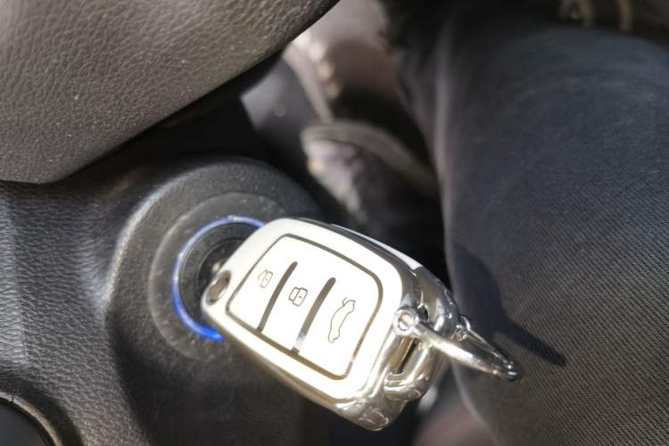 Used Livan X3 PRO 2022 1.5L Manual Little Cutie Interior 1
