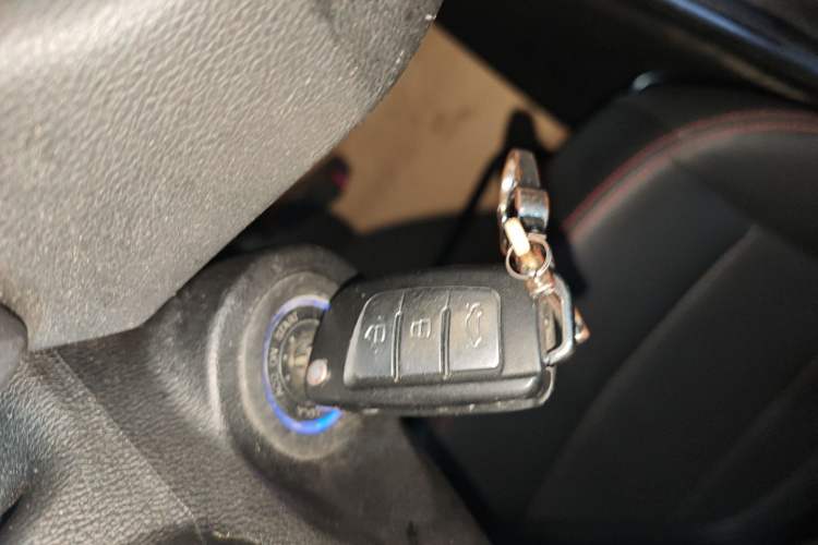 Used Livan X3 PRO 2022 1.5L Manual Little Cutie Interior 1