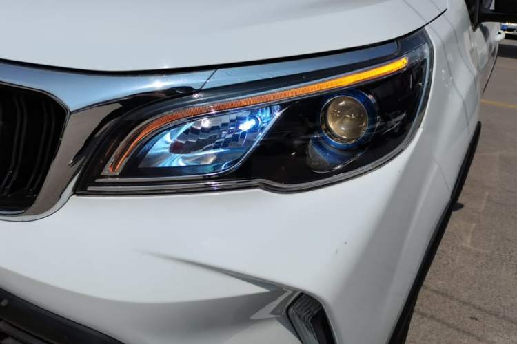 Used Livan X3 PRO 2022 1.5L Manual Little Cutie Left Front Headlight