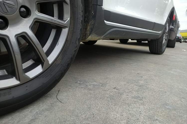 Used Livan X3 PRO 2022 1.5L CVT Xiao Sa Left Side Sill