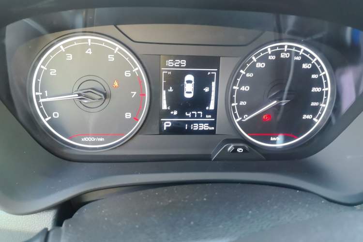 Used Livan X3 PRO 2022 1.5L CVT Xiao Sa Odometer Close Up