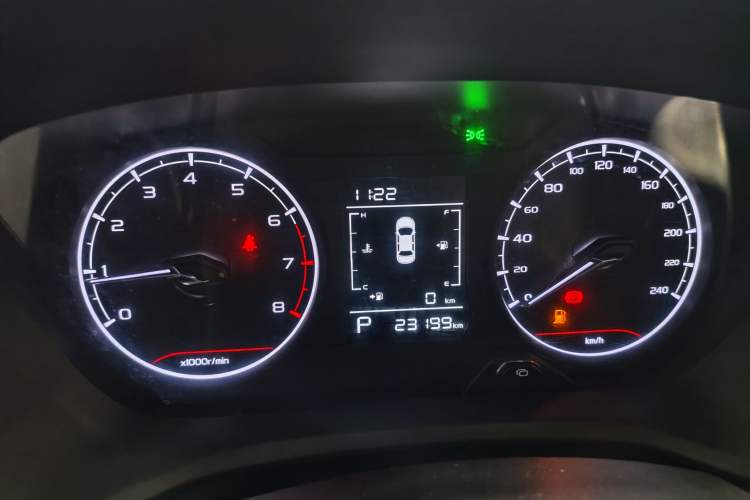 Used Livan X3 PRO 2022 1.5L CVT Xiao Sa Odometer Close Up