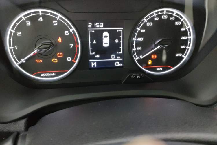 Used Livan X3 PRO 2022 1.5L Manual Little Cutie Odometer Close Up