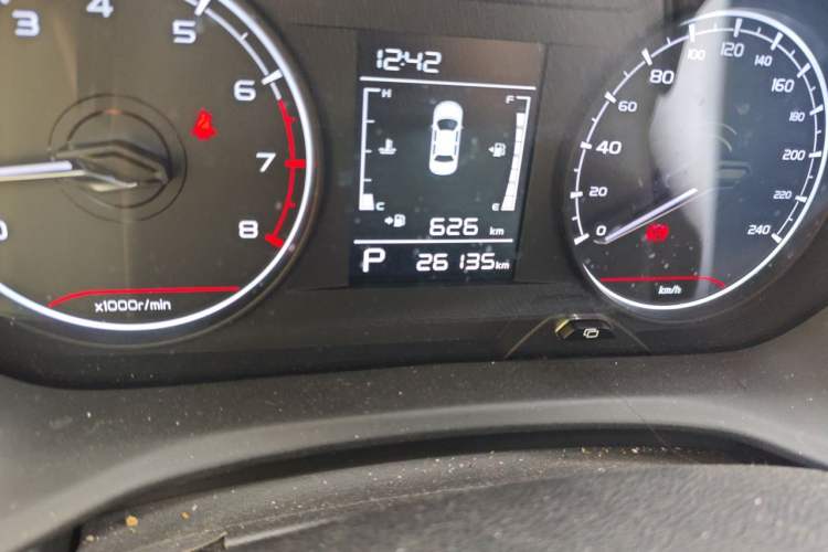 Used Livan X3 PRO 2022 1.5L CVT Xiao Sa Odometer Close Up