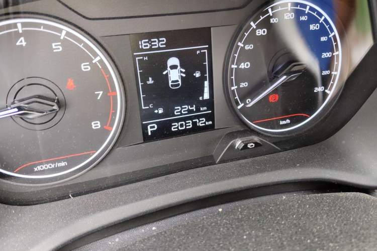 Used Livan X3 PRO 2022 1.5L CVT Xiao Sa Odometer Close Up