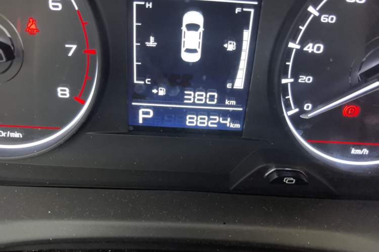Used Livan X3 PRO 2022 1.5L CVT Xiao Sa Odometer Close Up