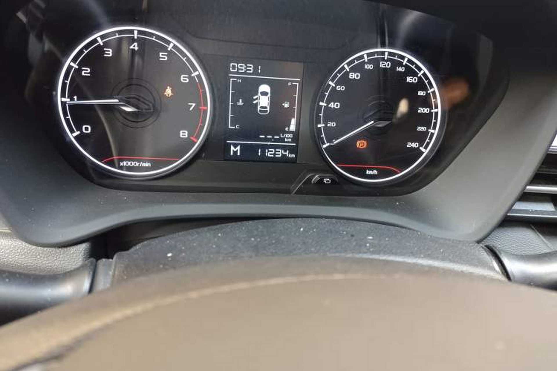 Used Livan X3 PRO 2022 1.5L Manual Little Cutie Odometer Close Up