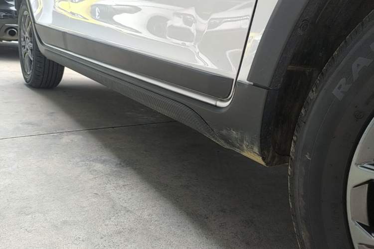 Used Livan X3 PRO 2022 1.5L CVT Xiao Sa Right Side Sill