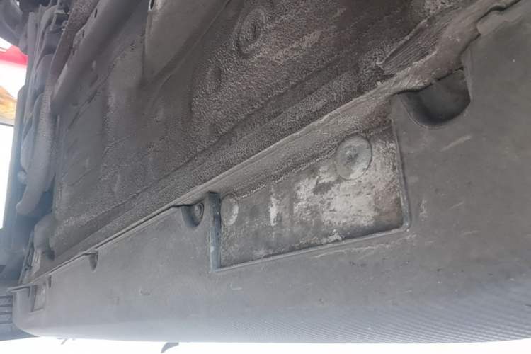 Used Livan X3 PRO 2022 1.5L Manual Little Cutie Right Side Sill