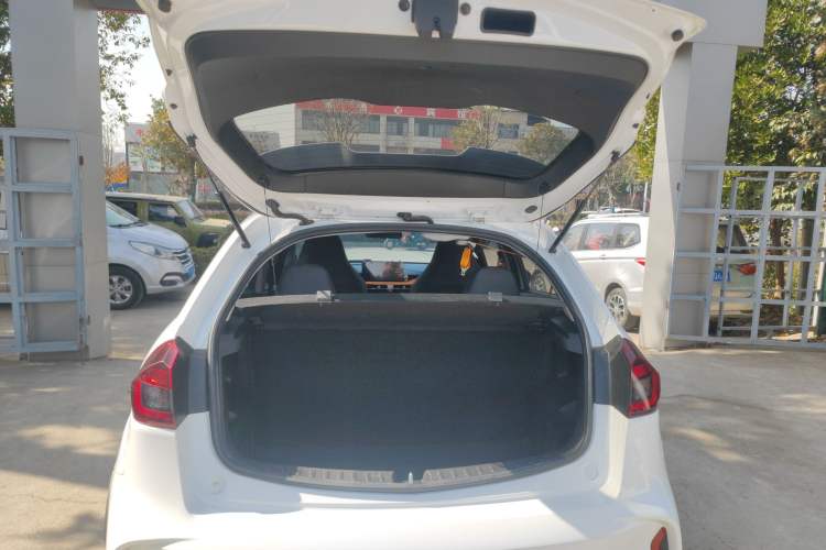 Used Livan X3 PRO 2022 1.5L CVT Xiao Sa Trunk