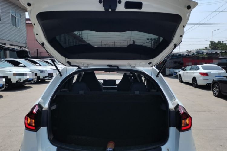 Used Livan X3 PRO 2022 1.5L Manual Little Cutie Trunk