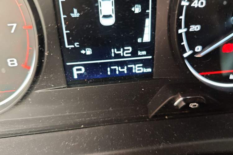 Used Livan X3 PRO 2022 1.5L CVT Xiao Sa Odometer Close Up