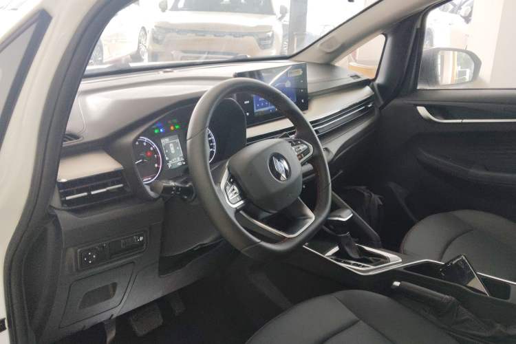 Used Livan X3 PRO 2024 1.5L CVT Xiao Sa Center Console
