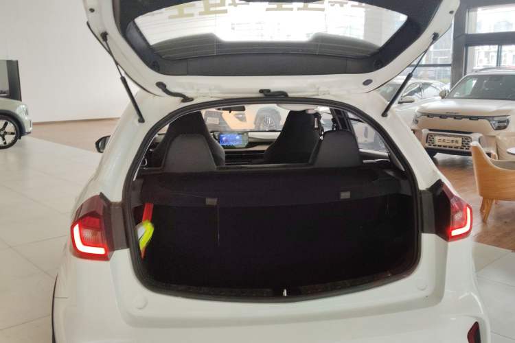 Used Livan X3 PRO 2024 1.5L CVT Xiao Sa Trunk