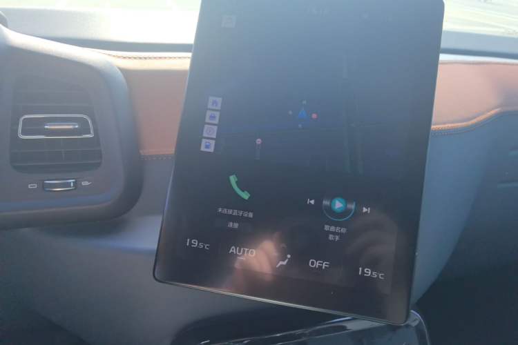 Used Lorinser LX 2021 seven-seater version Audio And AC Panel