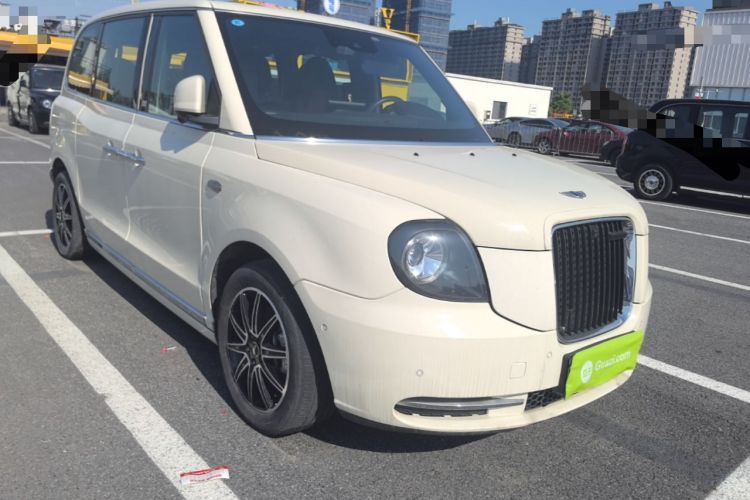 Used Lorinser LX 2021 seven-seater version Front Right 45 Deg