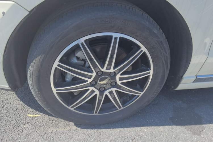 Used Lorinser LX 2021 seven-seater version Left Front Wheel Hub