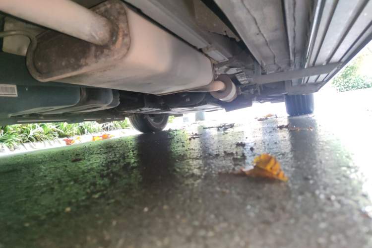 Used Lorinser Metris MS500  Chassis Rear Right