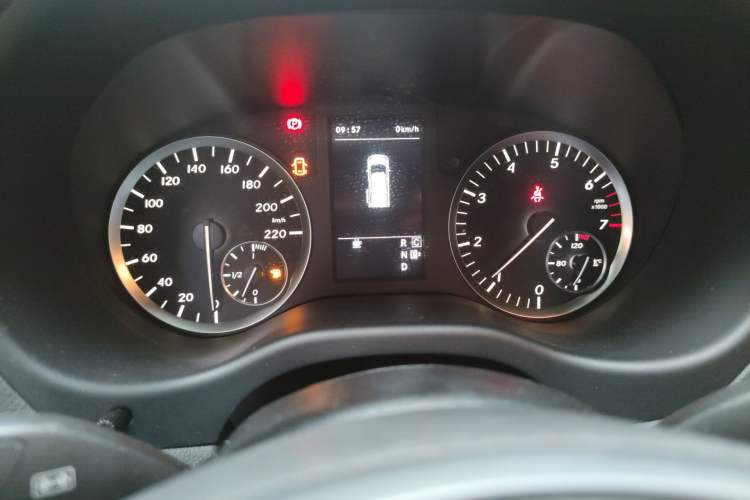 Used Lorinser Metris MS500  Instrument Cluster