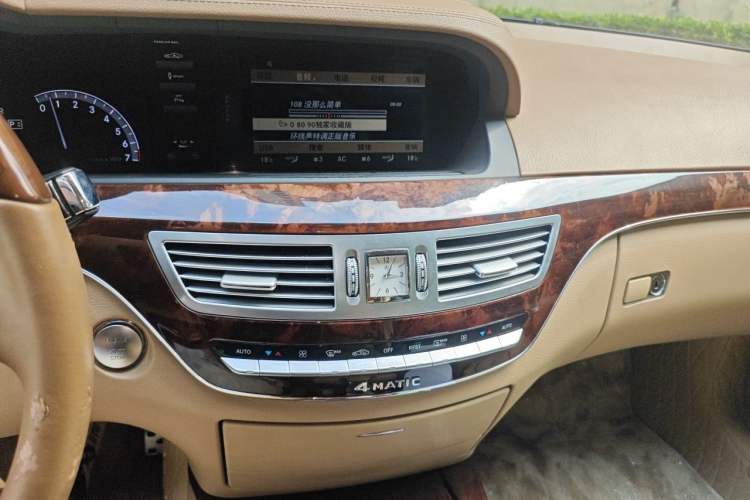 Used Lorinser S-Class  Audio And AC Panel