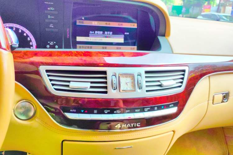 Used Lorinser S-Class  Audio And AC Panel