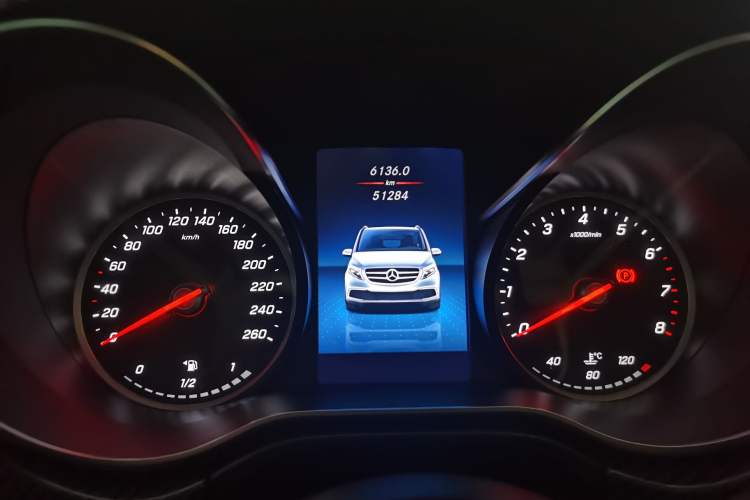 Used Lorinser VS Series 2024 VS570MX Tianzhou Seven-Seater Odometer Close Up