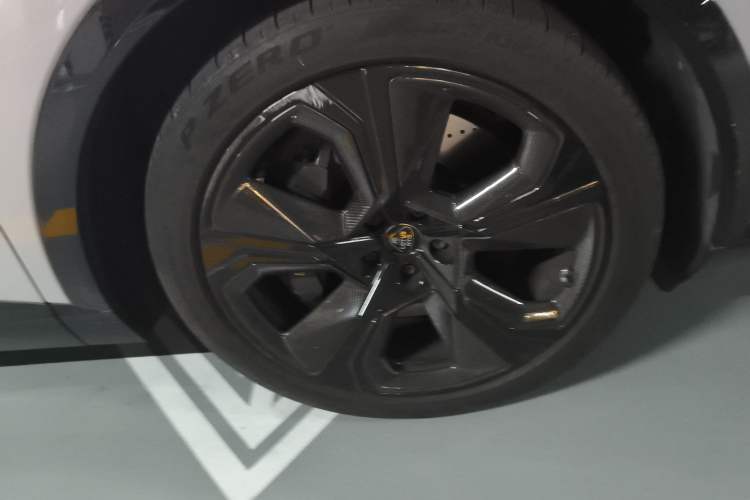 Used Lotus ELETRE 2023 ELETRE S+ Right Front Wheel Hub