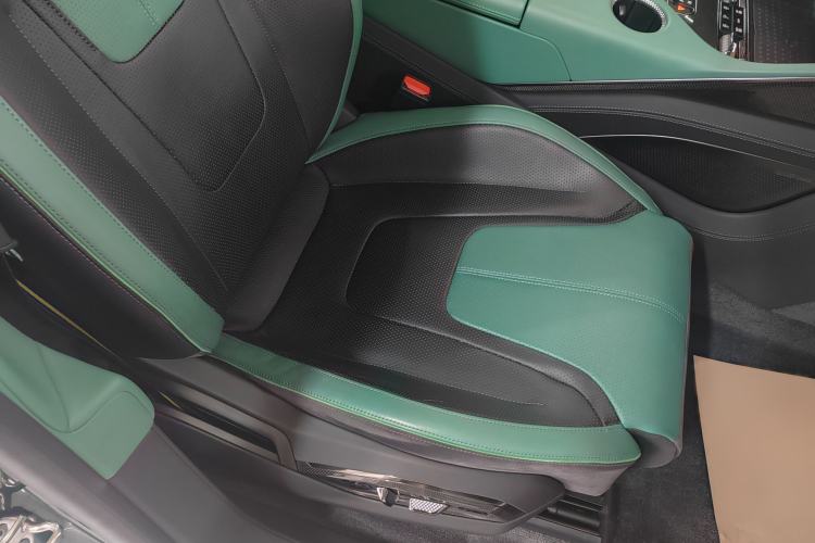 Used Lotus ELETRE 2023 ELETRE R+ Interior 5