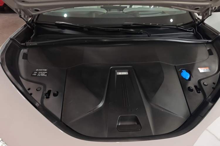 Used Lotus ELETRE 2023 ELETRE R+ Engine Bay