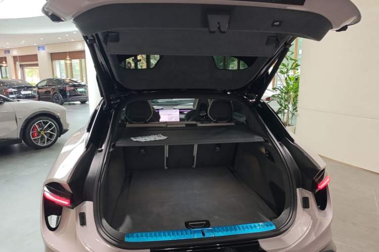 Used Lotus ELETRE 2023 ELETRE R+ Trunk