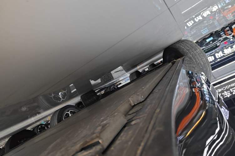 Used Lotus ELETRE 2023 ELETRE R+ Left Side Sill