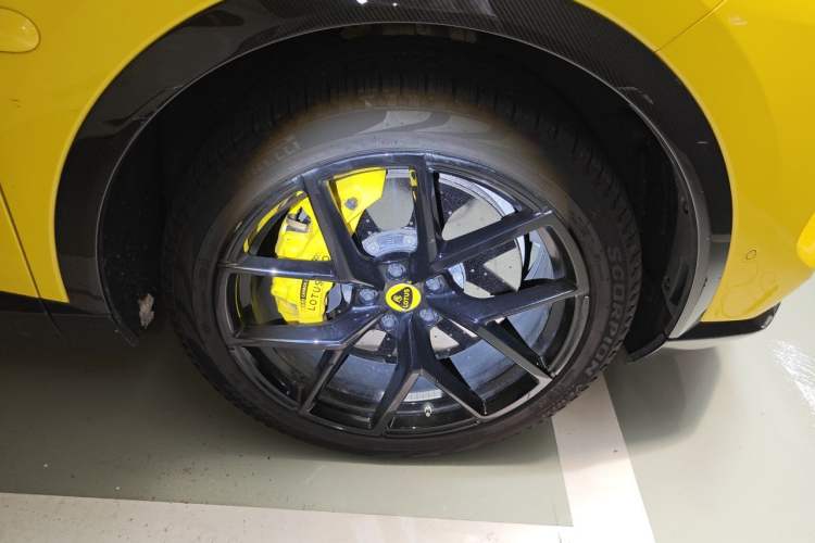 Used Lotus ELETRE 2023 ELETRE R+ Right Front Wheel Hub