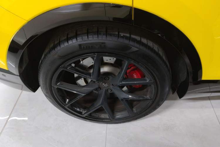 Used Lotus ELETRE 2023 ELETRE S+ Right Rear Wheel Hub