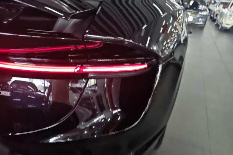 Used Lotus ELETRE 2026 Model, 600 SE, 5-seater Right Rear Taillight