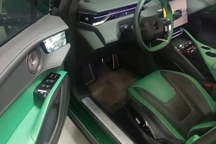 Used Lotus ELETRE 2026 Model, 600 SE, 5-seater Driver Seat