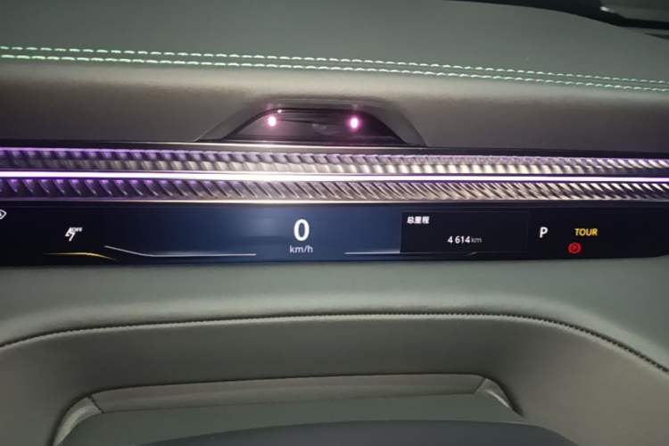 Used Lotus ELETRE 2026 Model, 600 SE, 5-seater Instrument Cluster