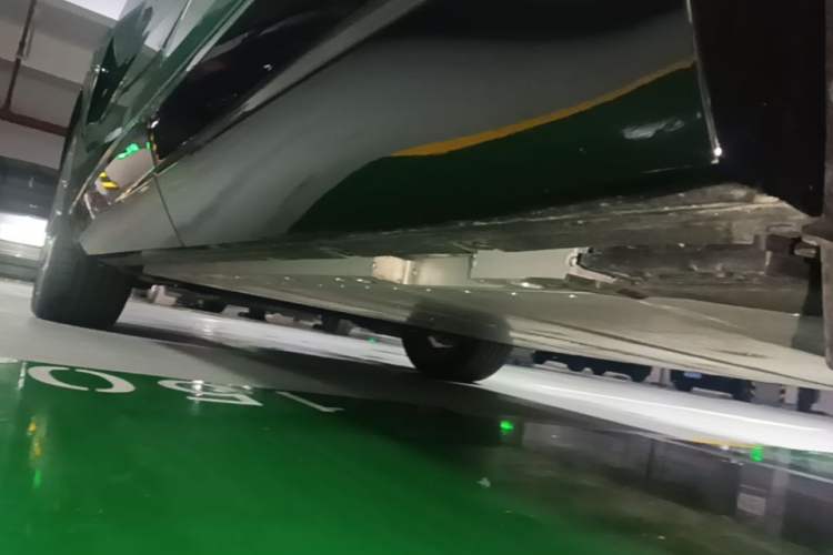Used Lotus ELETRE 2026 Model, 600 SE, 5-seater Left Side Sill