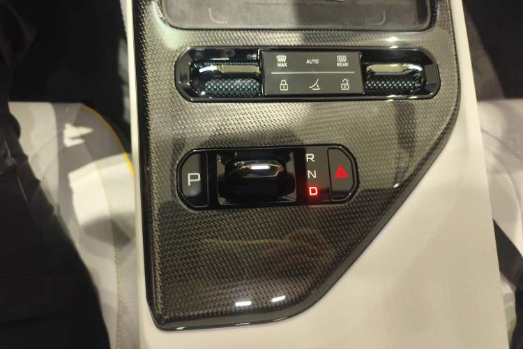 Used Lotus EMEYA 2025 600 Touring Edition Gear Lever