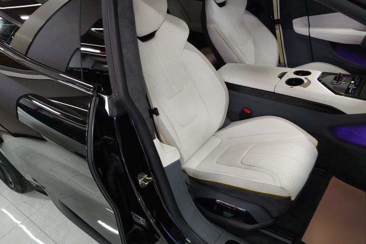 Used Lotus EMEYA 2024 EMEYA S+ Right Front Seat