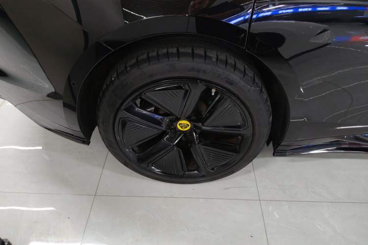 Used Lotus EMEYA 2024 EMEYA S+ Right Rear Wheel Hub
