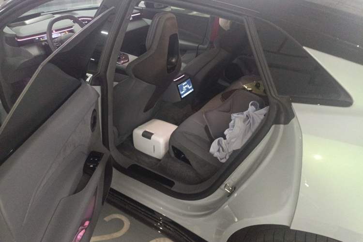Used Lotus EMEYA 2024 EMEYA L+ Left Rear Seat