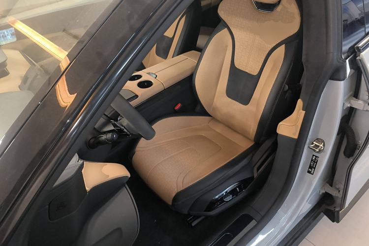 Used Lotus EMEYA 2024 EMEYA R+ Left Front Seat
