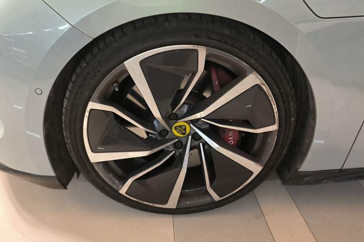 Used Lotus EMEYA 2024 EMEYA R+ Left Front Wheel Hub