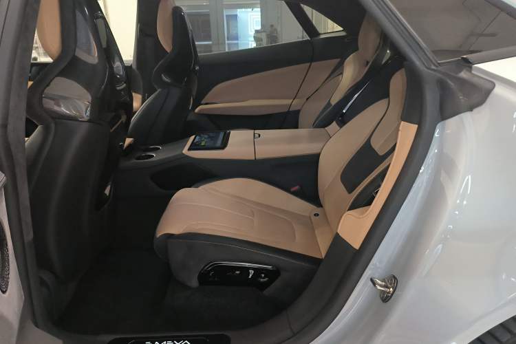 Used Lotus EMEYA 2024 EMEYA R+ Left Rear Seat