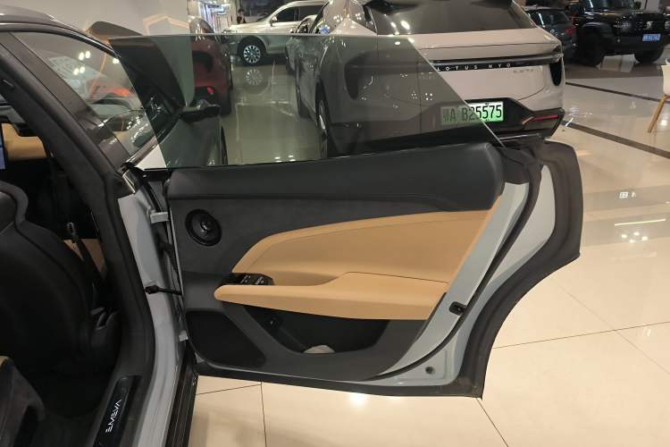 Used Lotus EMEYA 2024 EMEYA R+ Right Rear Door Interior