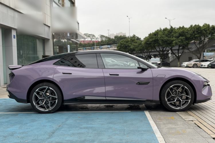 Used Lotus EMEYA 2024 EMEYA R+ Exterior 4